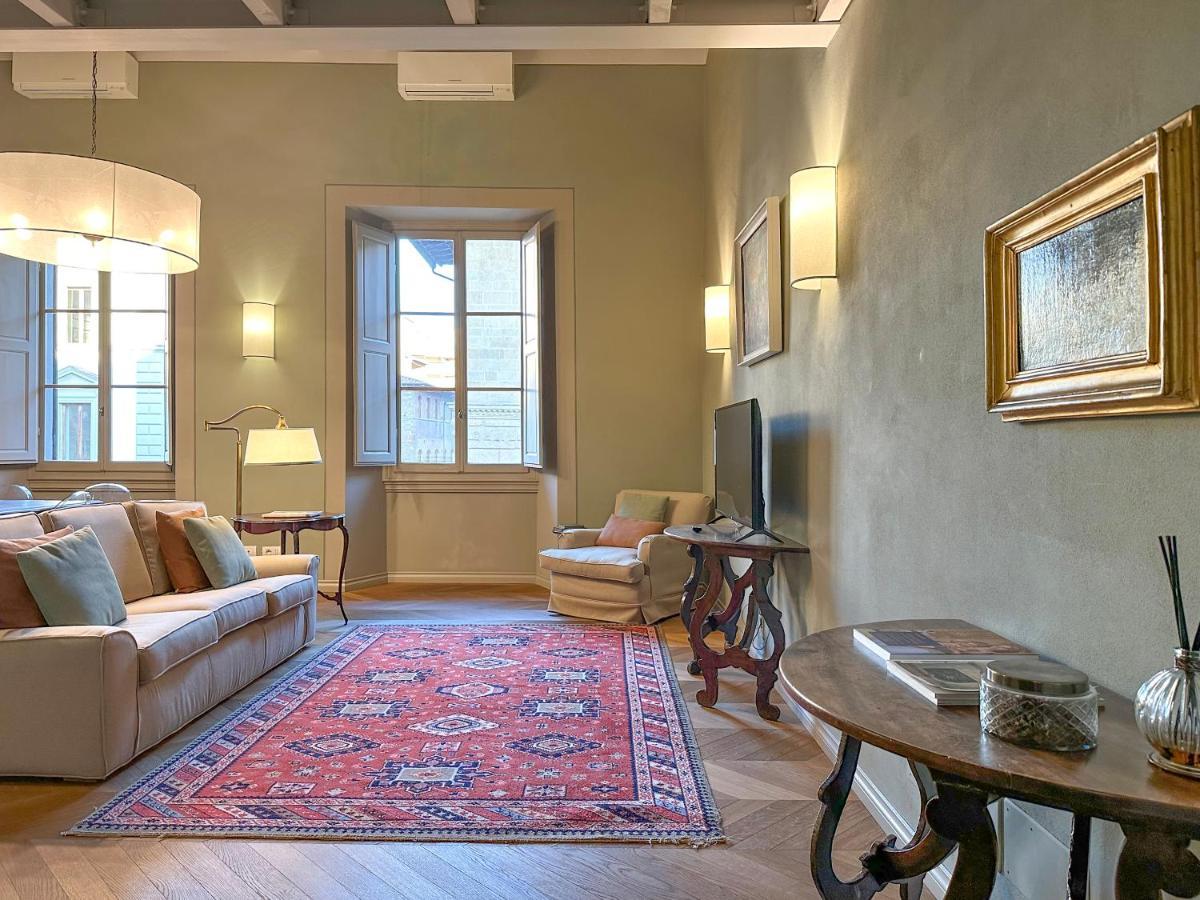 Penthouse In Palace Strozzi * Florença